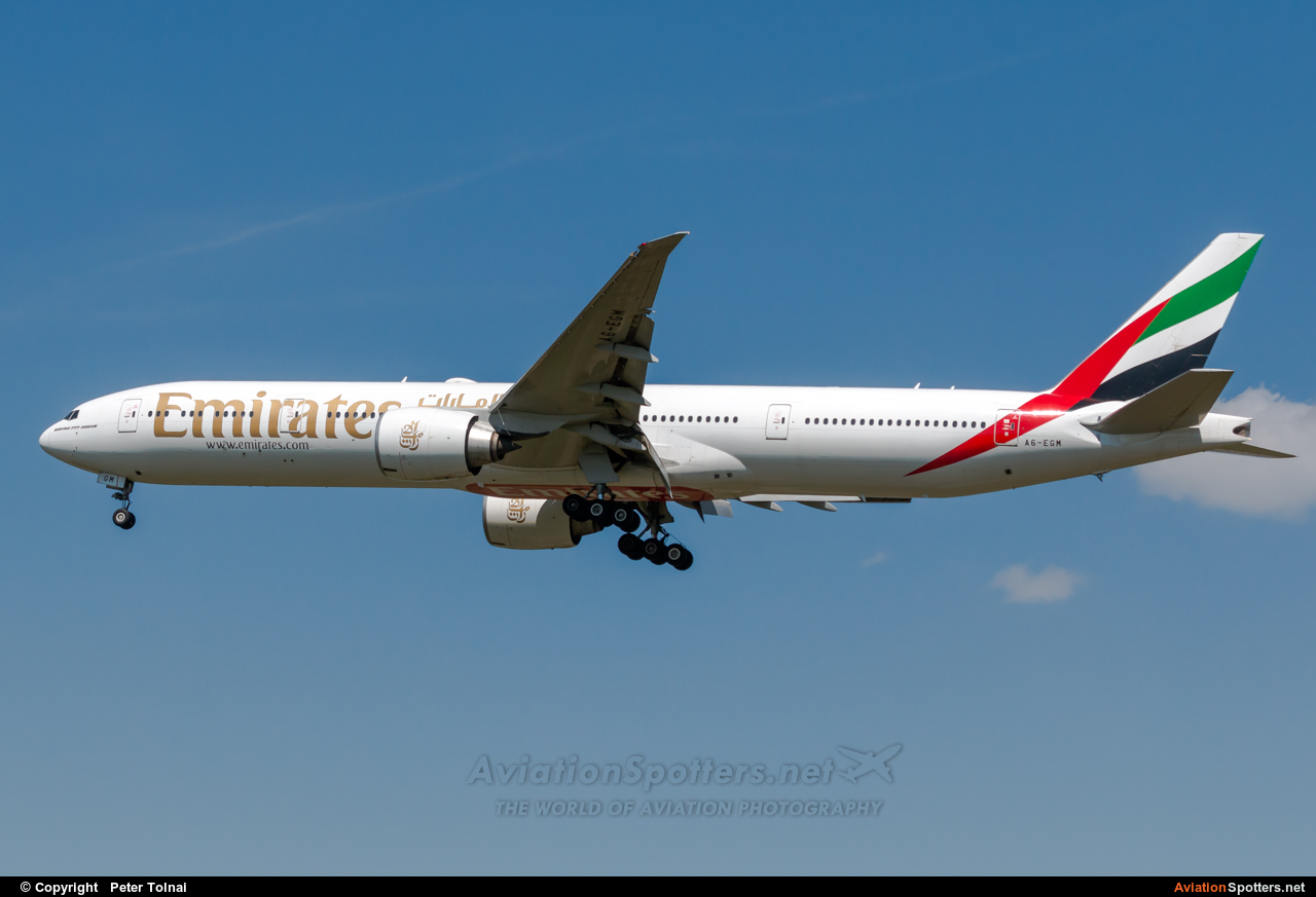 Emirates Airlines  -  777-300ER  (A6-EGM) By Peter Tolnai (ptolnai)