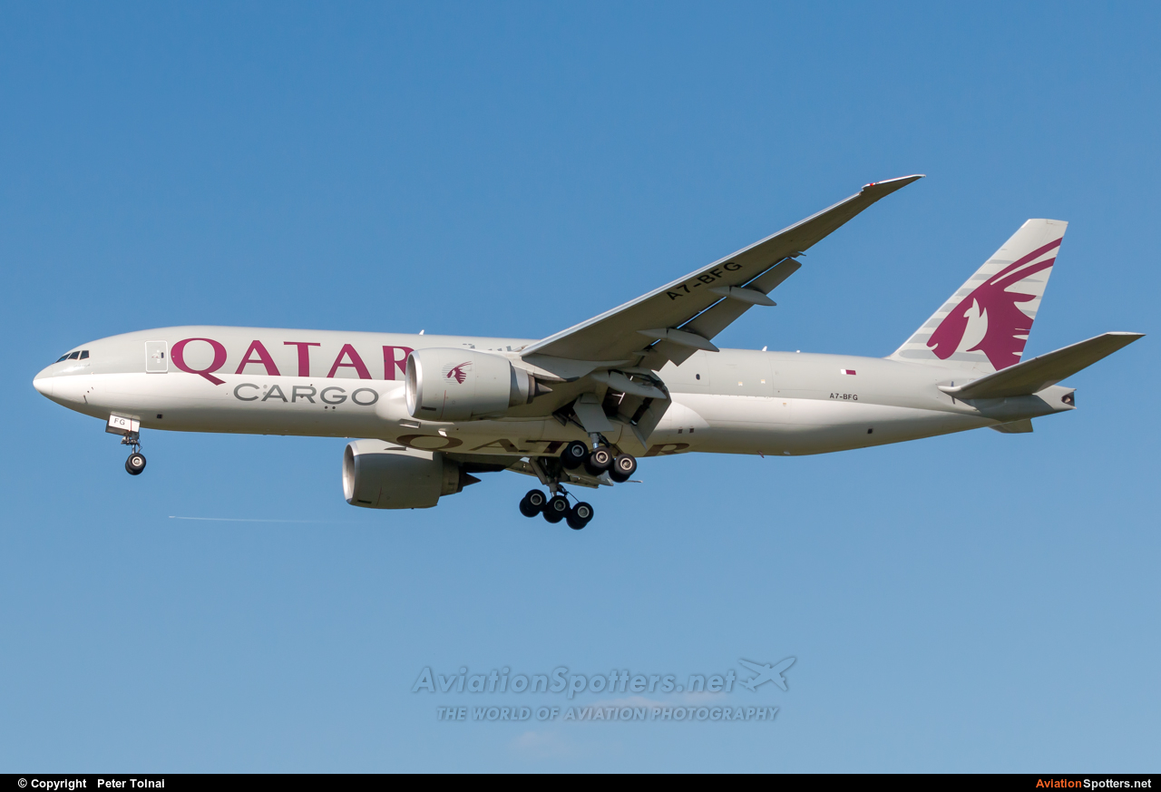 Qatar Airways Cargo  -  777-200F  (A7-BFG) By Peter Tolnai (ptolnai)