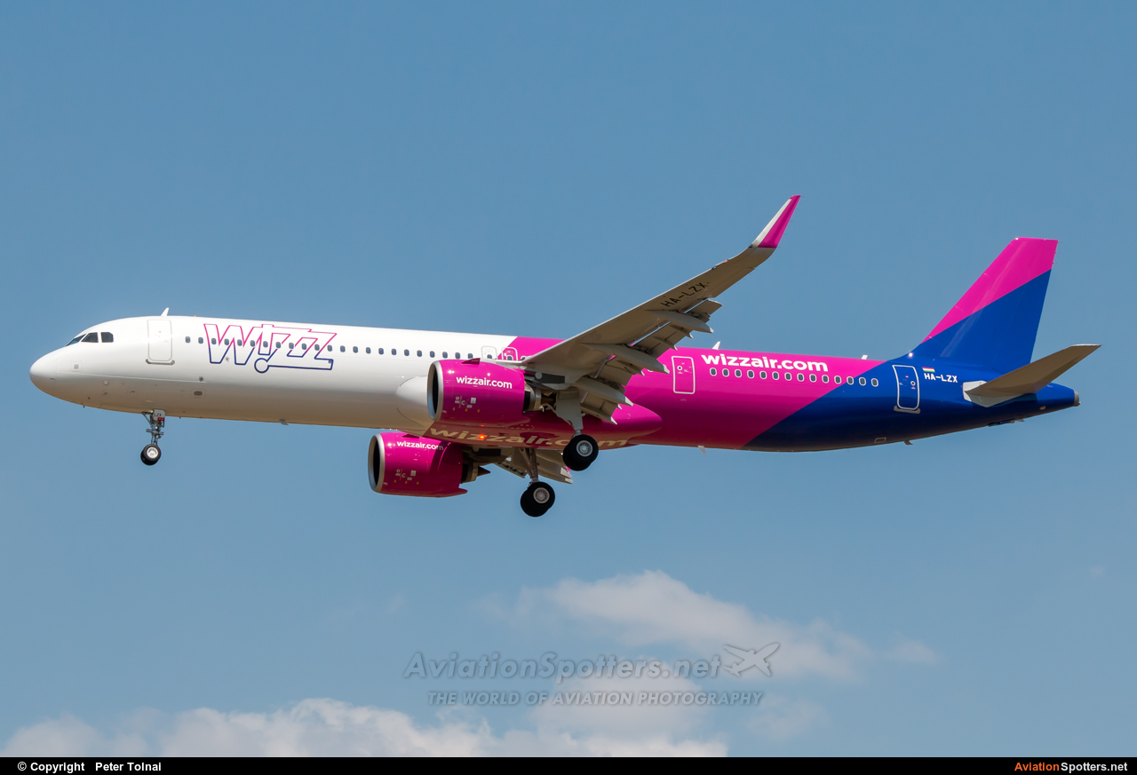 Wizz Air  -  A321  (HA-LZX) By Peter Tolnai (ptolnai)