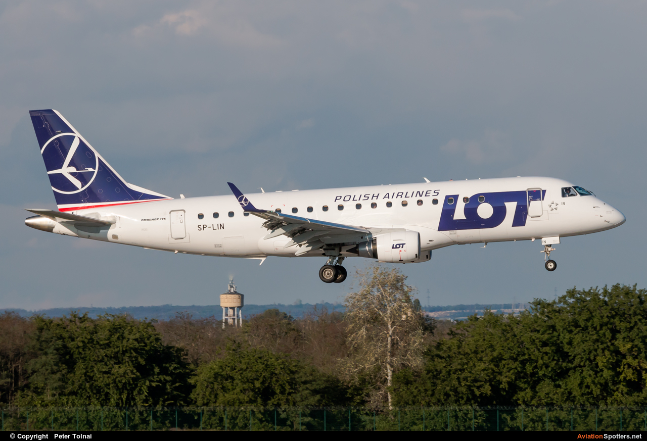 LOT - Polish Airlines  -  170  (SP-LIN) By Peter Tolnai (ptolnai)