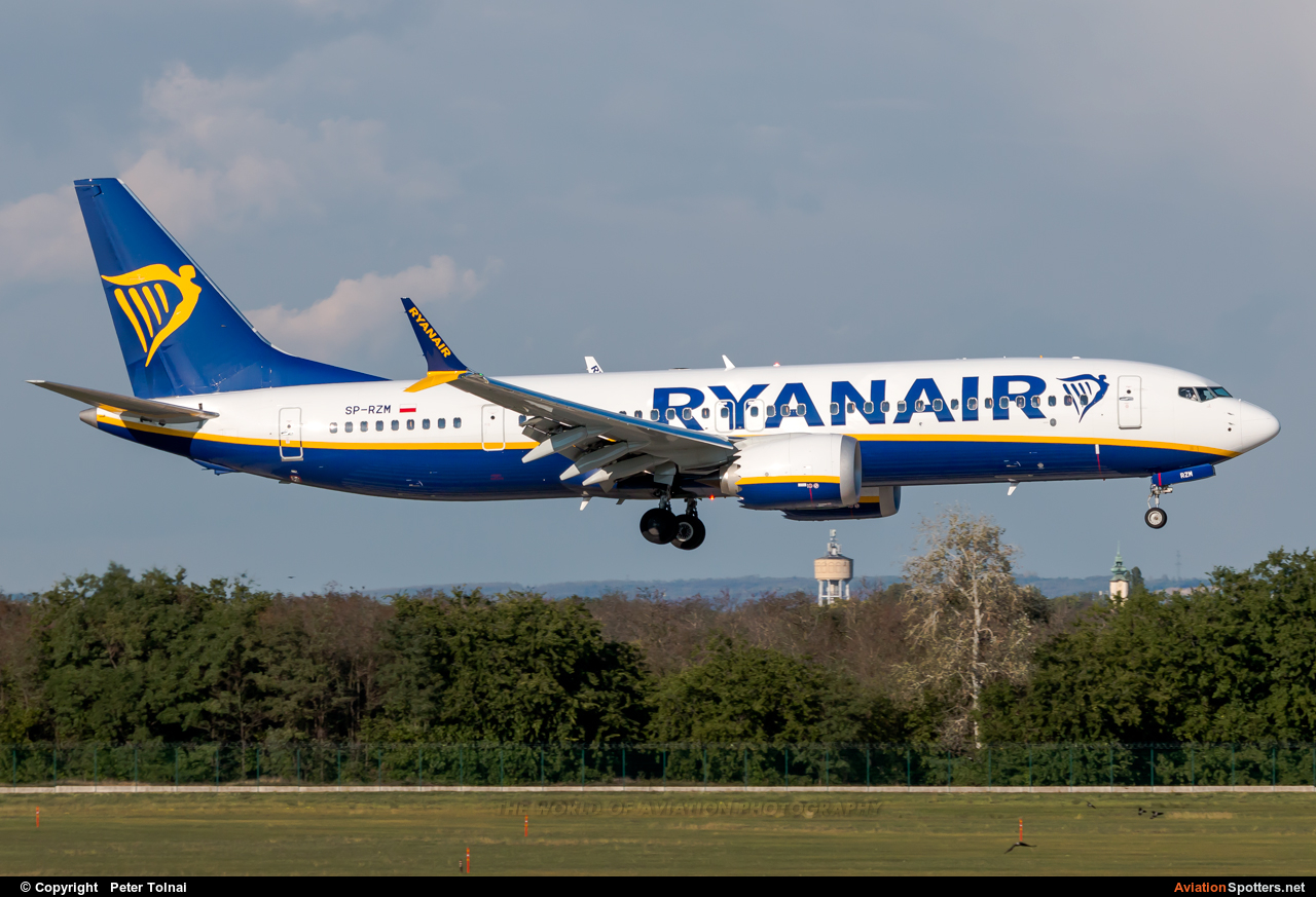 Ryanair  -  737-800  (SP-RZM) By Peter Tolnai (ptolnai)