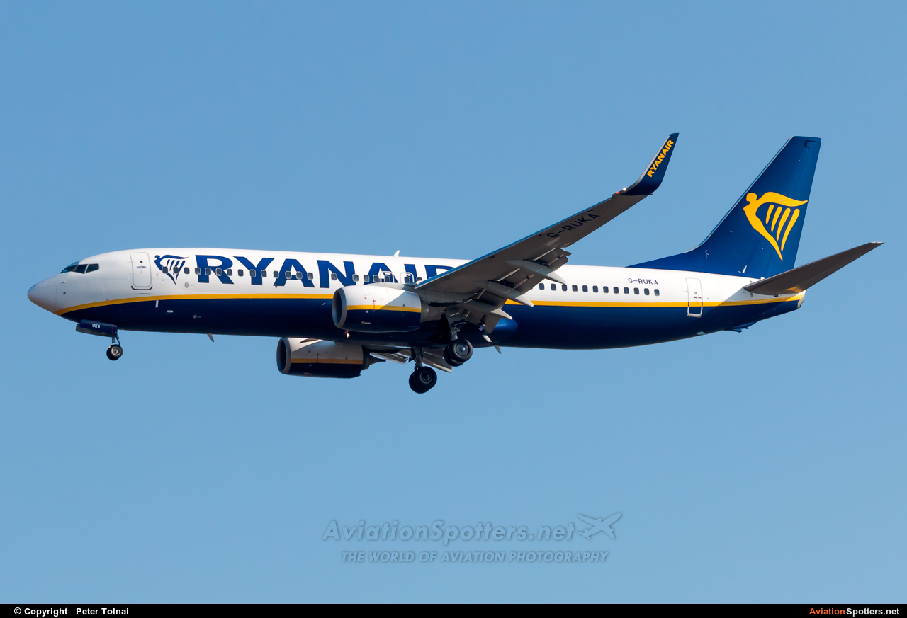 Ryanair  -  737-800  (G-RUKA) By Peter Tolnai (ptolnai)