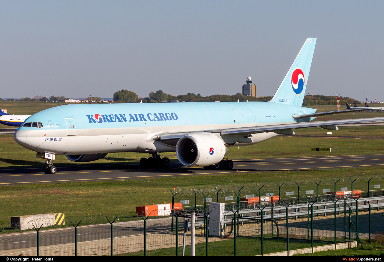 Korean Airlines  -  777-FB5  (HL8285) By Peter Tolnai (ptolnai)