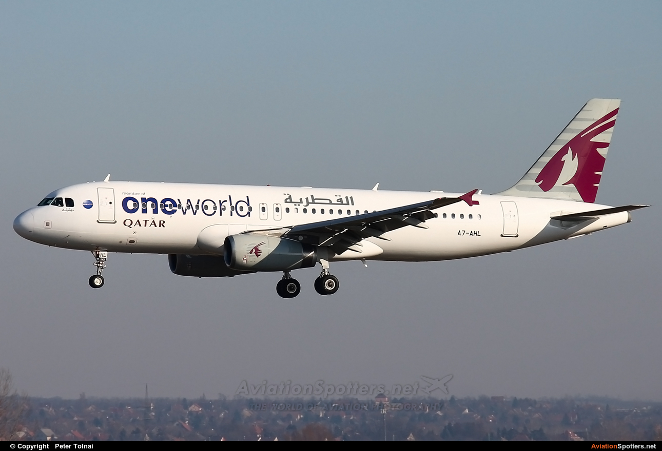 Qatar Airways  -  A320-232  (A7-AHL) By Peter Tolnai (ptolnai)