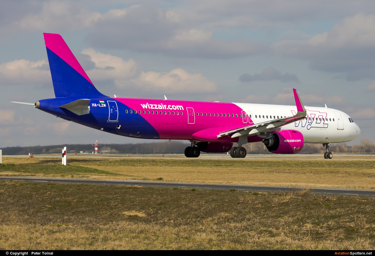 Wizz Air  -  A321  (HA-LZM) By Peter Tolnai (ptolnai)