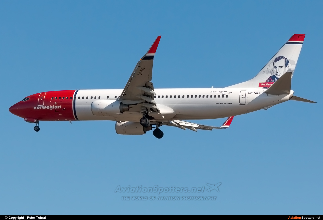 Norwegian Air Shuttle  -  737-800  (LN-NIQ) By Peter Tolnai (ptolnai)