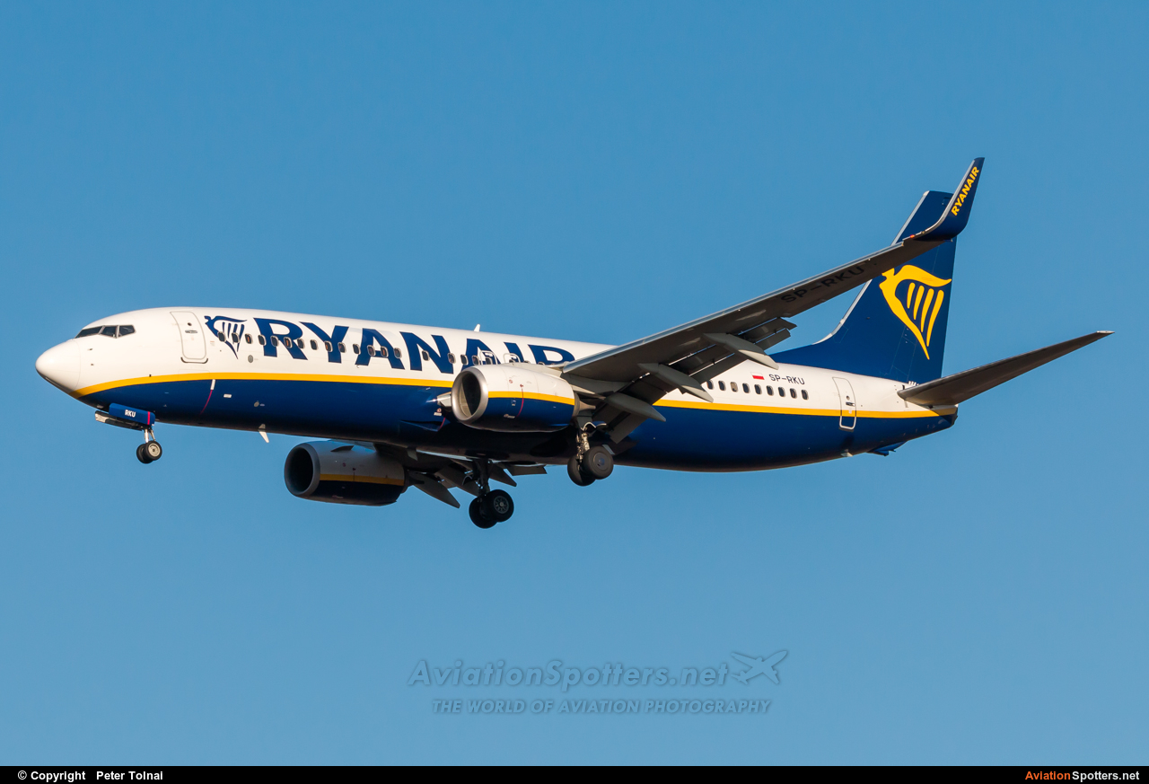 Ryanair  -  737-800  (SP-RKU) By Peter Tolnai (ptolnai)