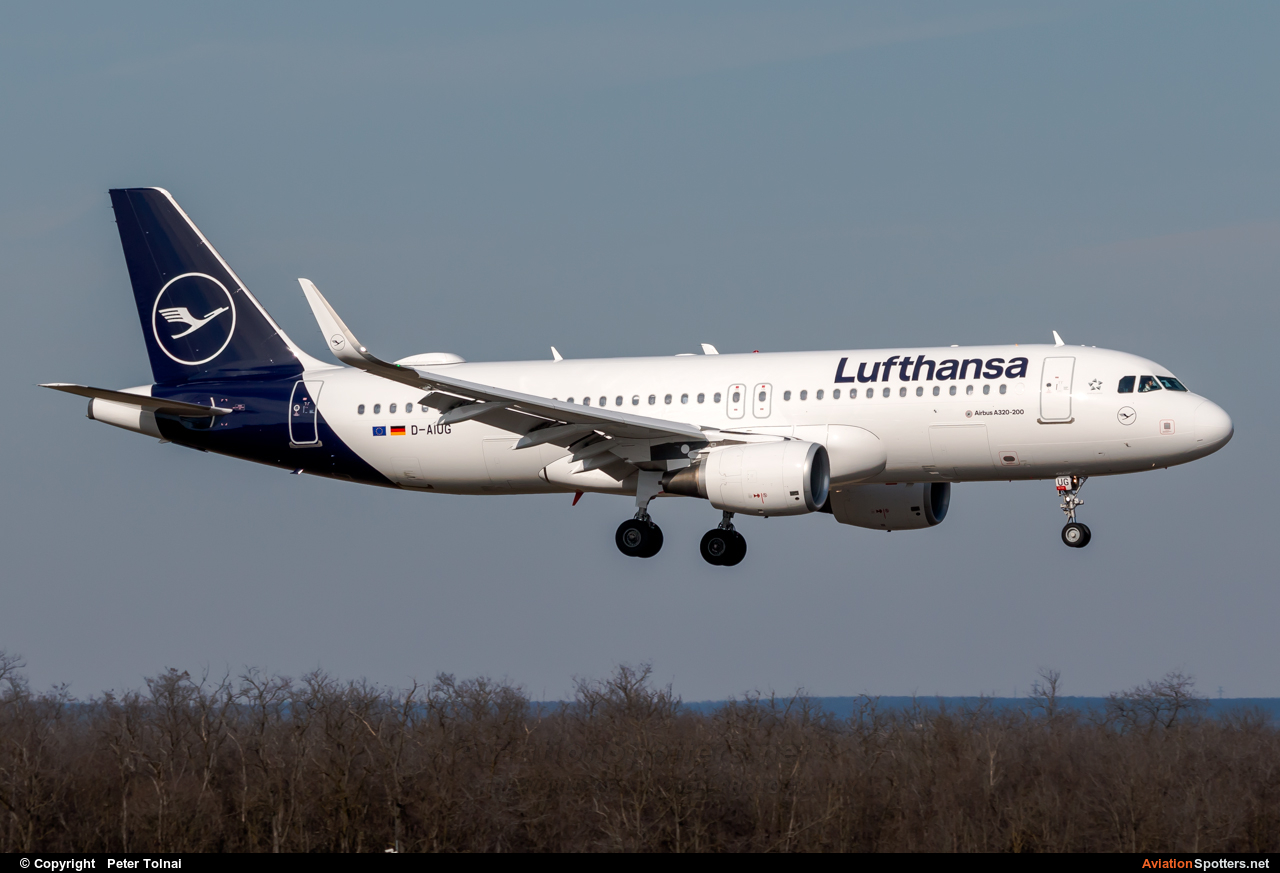 Lufthansa  -  A320-214  (D-AIUG) By Peter Tolnai (ptolnai)