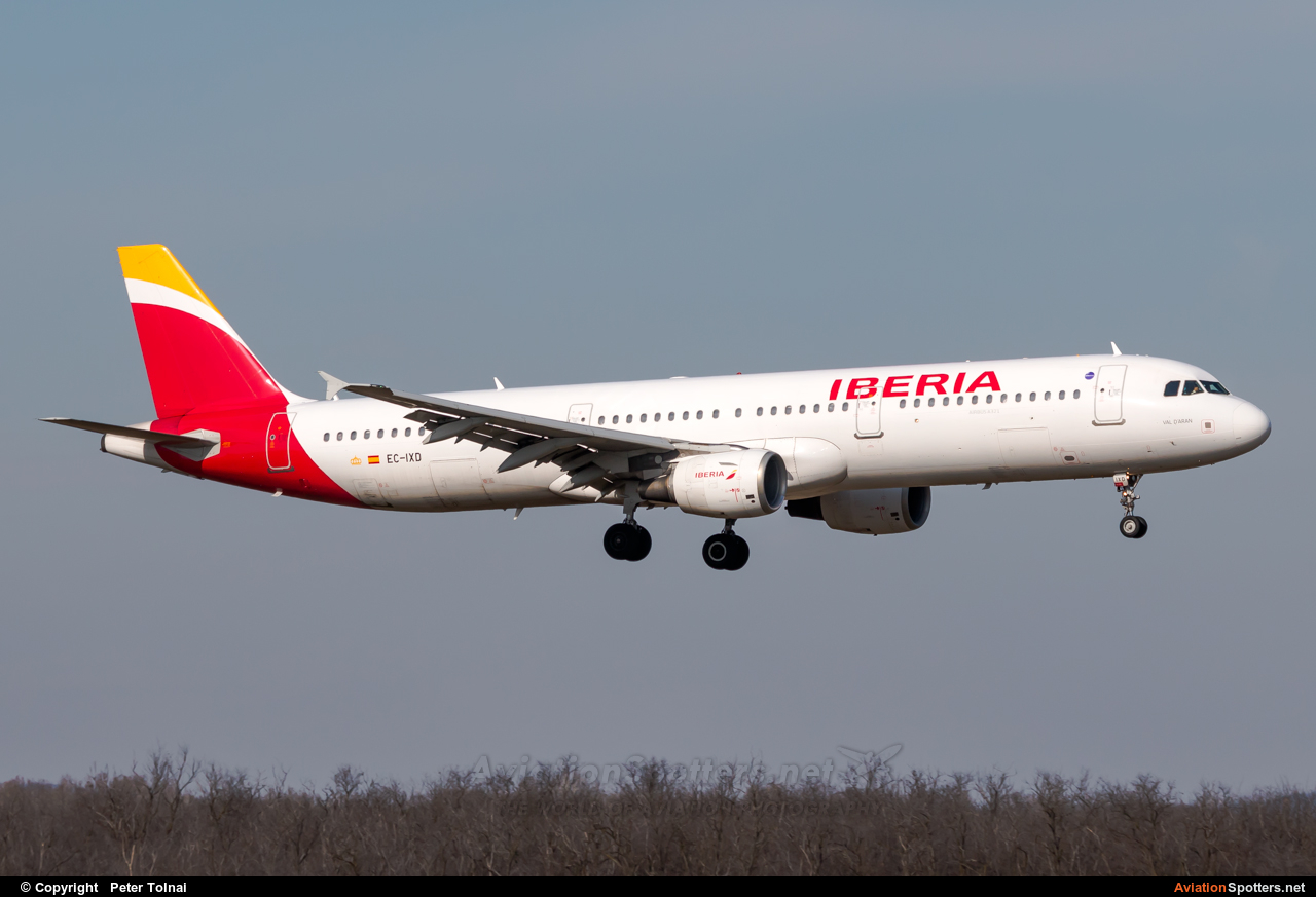 Iberia  -  A321  (EC-IXD) By Peter Tolnai (ptolnai)