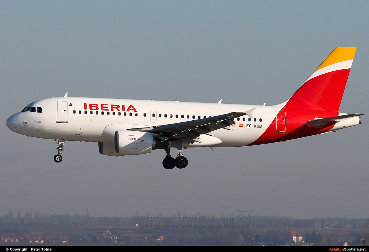 Iberia  -  A319  (EC-KUB) By Peter Tolnai (ptolnai)