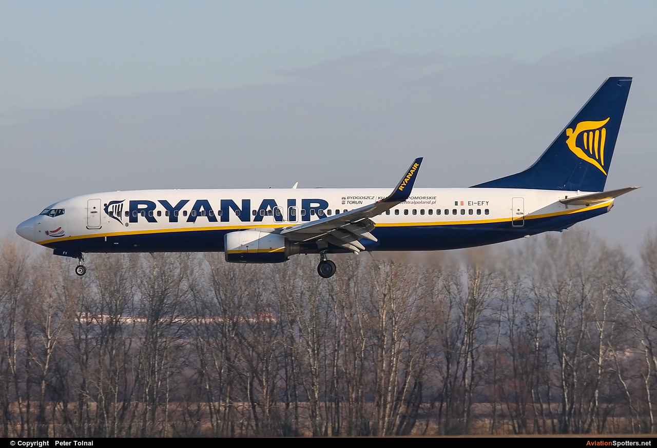 Ryanair  -  737-8AS  (EI-EFY) By Peter Tolnai (ptolnai)