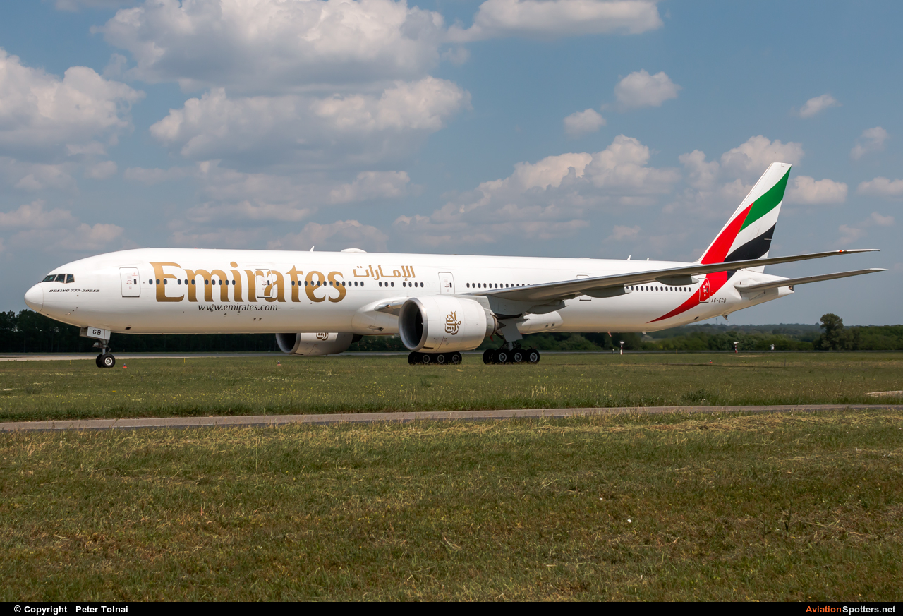 Emirates Airlines  -  777-300ER  (A6-EGB) By Peter Tolnai (ptolnai)