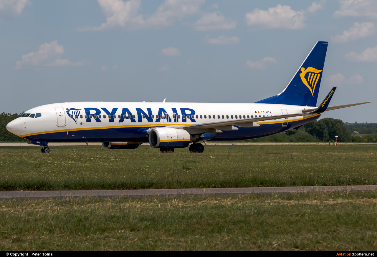 Ryanair  -  737-8AS  (EI-DYZ) By Peter Tolnai (ptolnai)