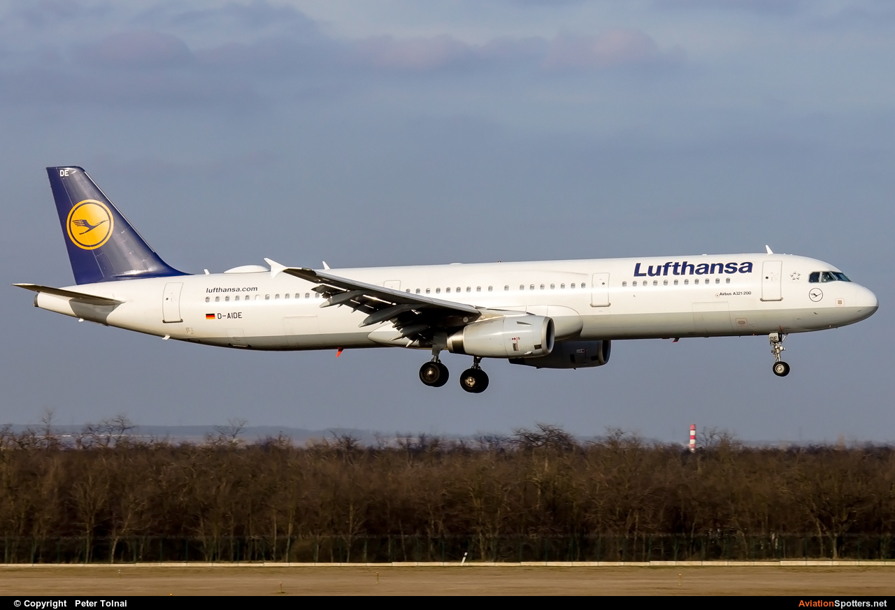 Lufthansa  -  A321-231  (D-AIDE) By Peter Tolnai (ptolnai)