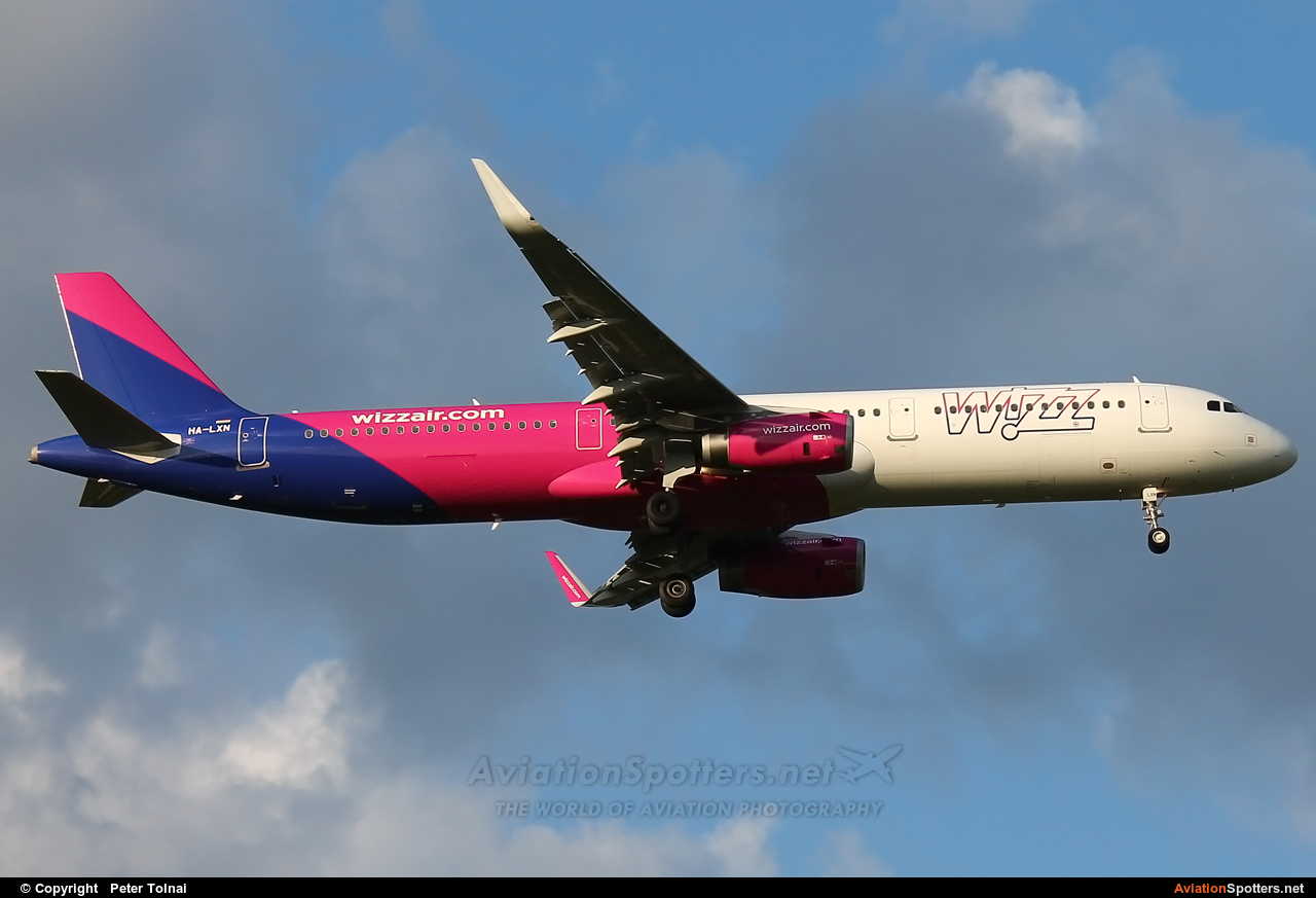 Wizz Air  -  A321-231  (HA-LXN) By Peter Tolnai (ptolnai)