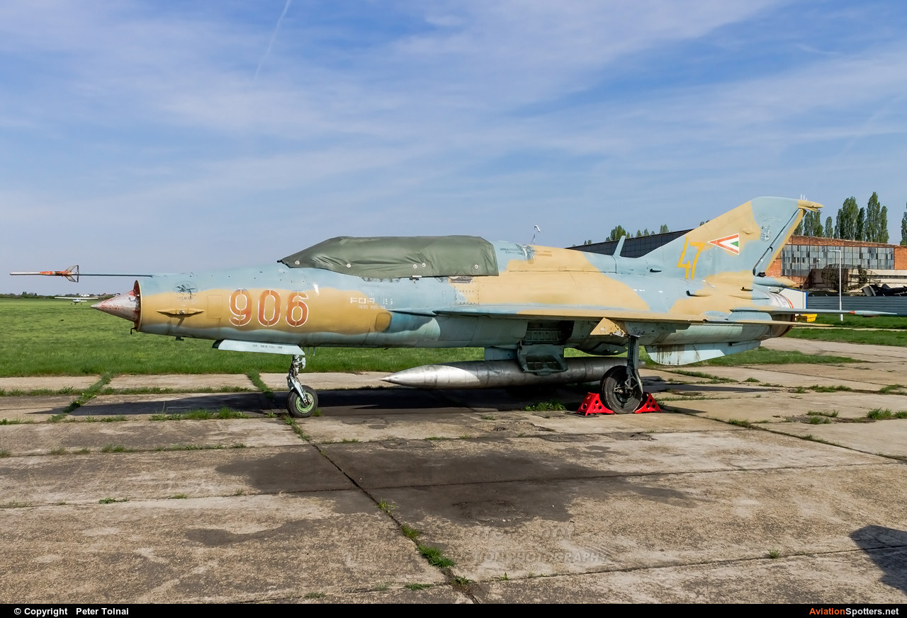 Hungary - Air Force  -  MiG-21UM  (906) By Peter Tolnai (ptolnai)