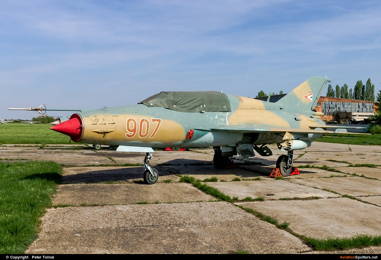 Hungary - Air Force  -  MiG-21UM  (907) By Peter Tolnai (ptolnai)