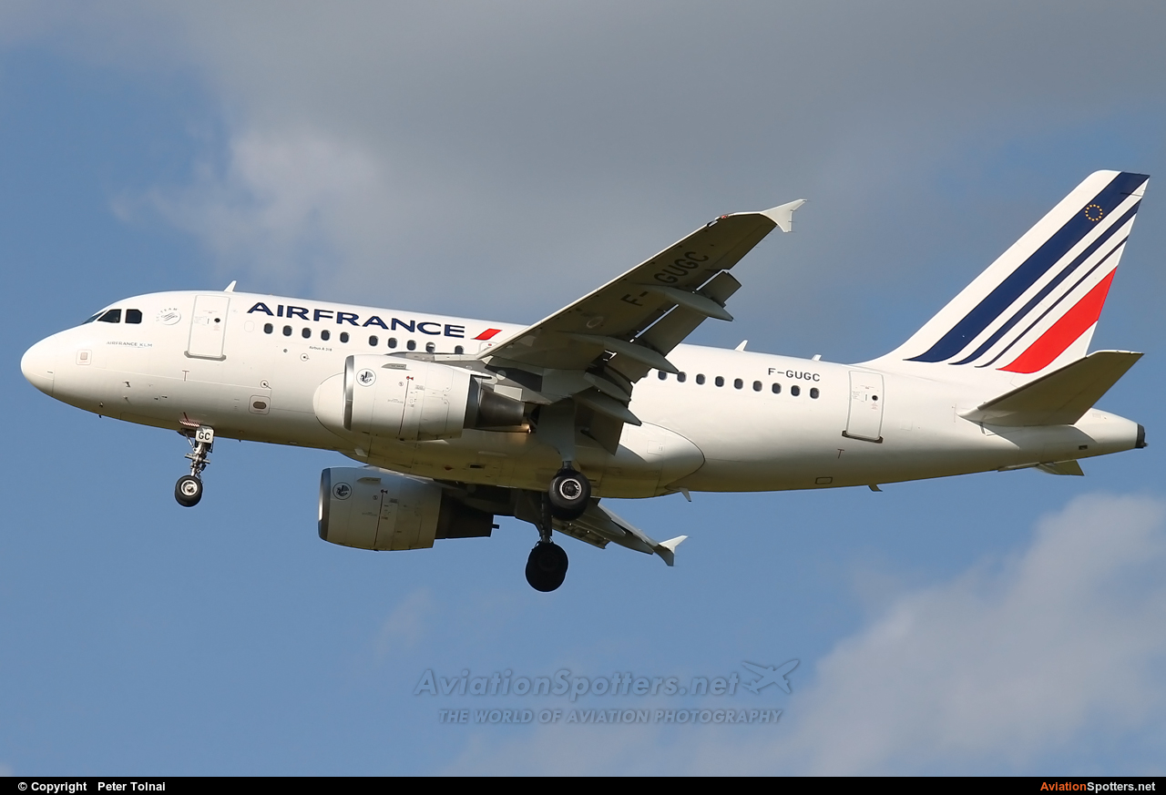 Air France  -  A318  (F-GUGC) By Peter Tolnai (ptolnai)
