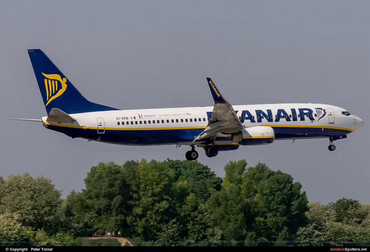 Ryanair  -  737-8AS  (EI-EKB) By Peter Tolnai (ptolnai)