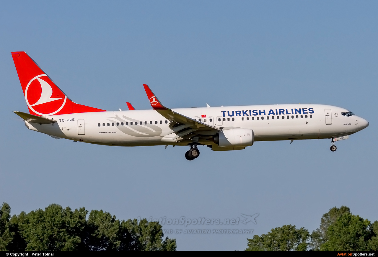 Turkish Airlines  -  737-800  (TC-JZE) By Peter Tolnai (ptolnai)