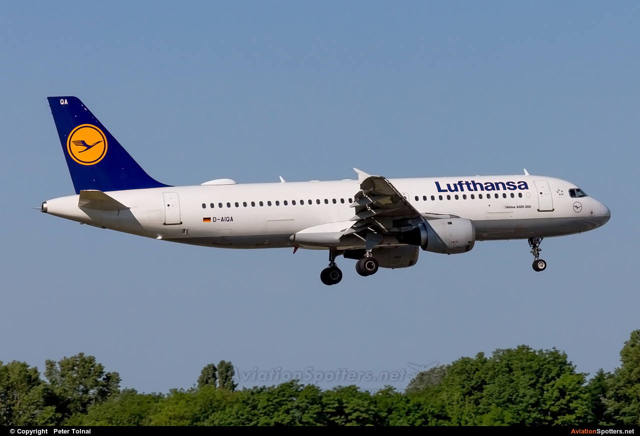 Lufthansa  -  A320  (D-AIQA) By Peter Tolnai (ptolnai)