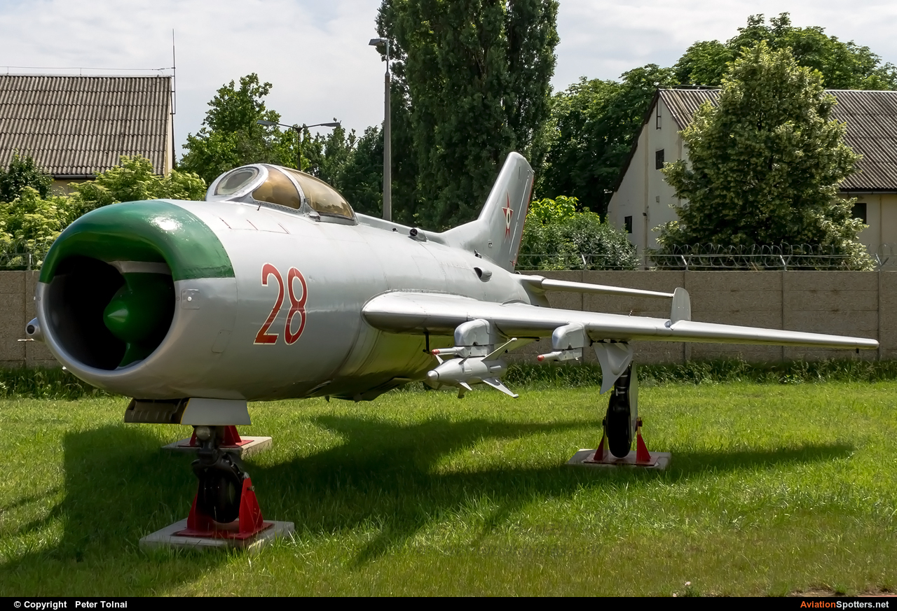 Hungary - Air Force  -  MiG-19PM  (28) By Peter Tolnai (ptolnai)