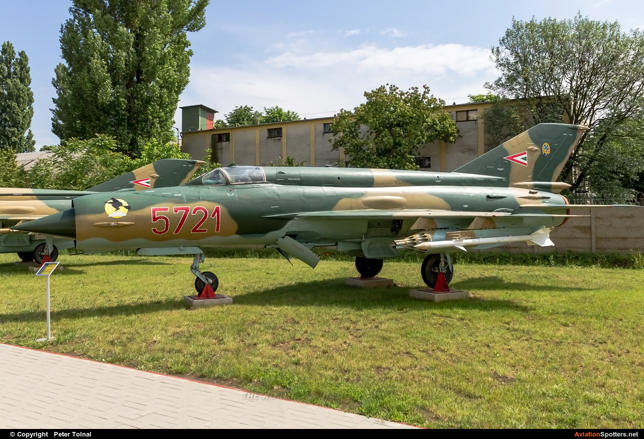 Hungary - Air Force  -  MiG-21bis  (5721) By Peter Tolnai (ptolnai)
