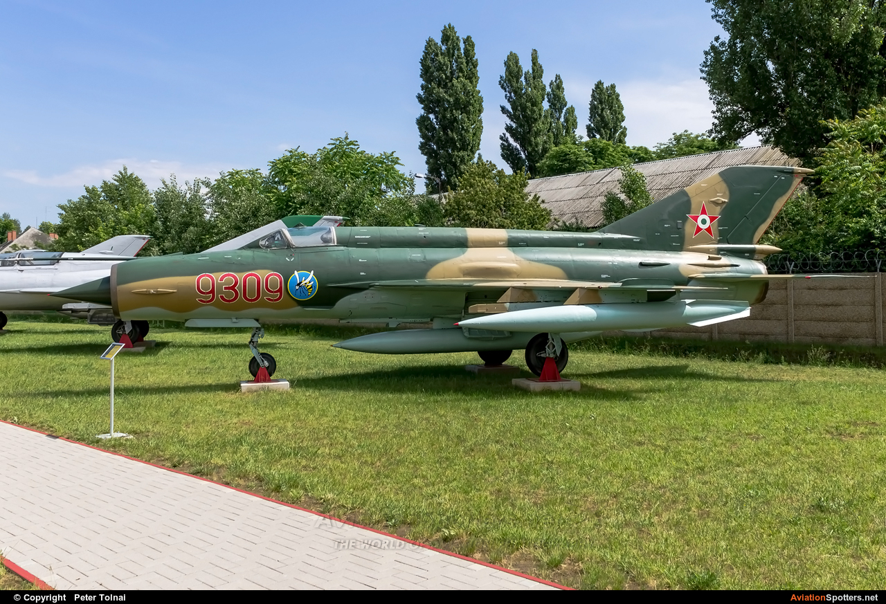 Hungary - Air Force  -  MiG-21MF  (9309) By Peter Tolnai (ptolnai)