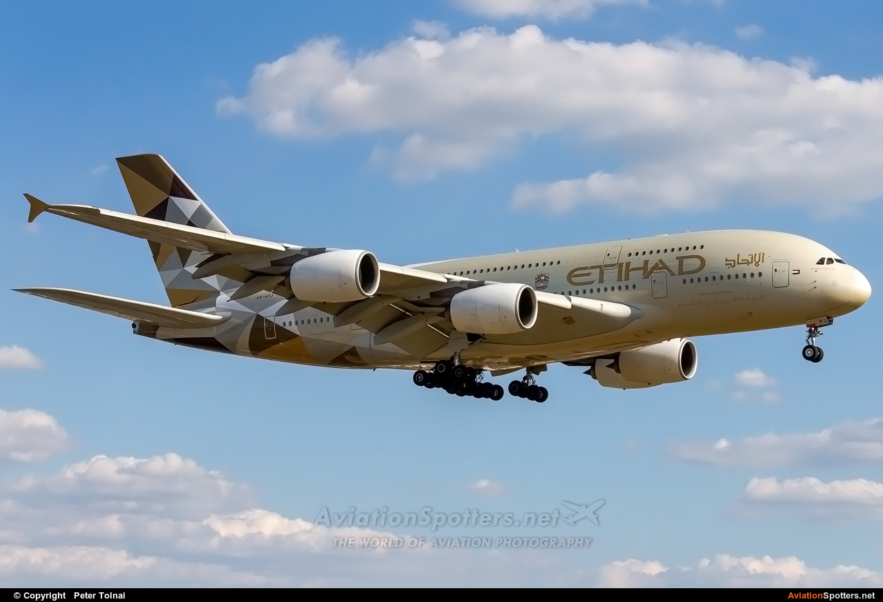 Etihad Airways  -  A380-861  (A6-APJ) By Peter Tolnai (ptolnai)
