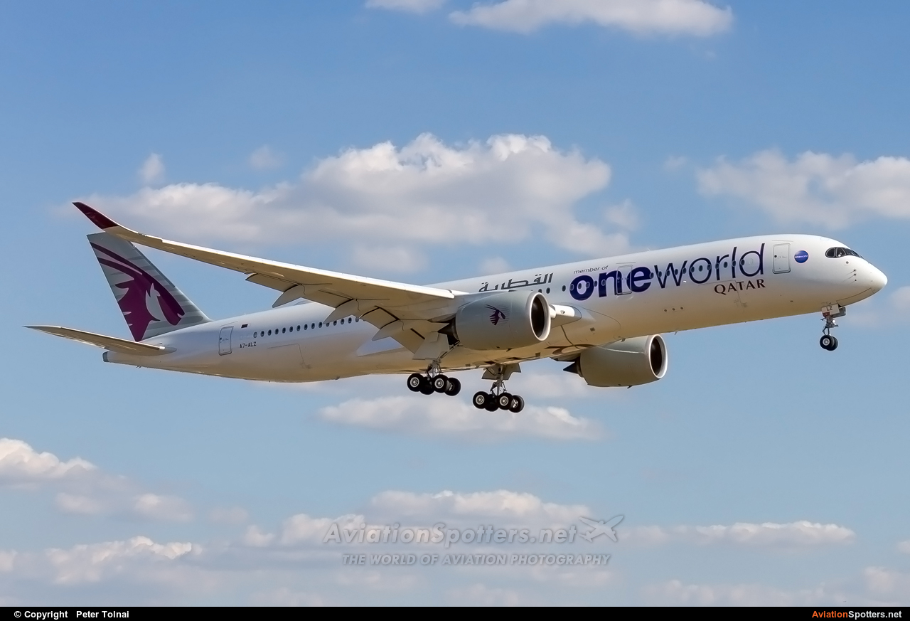 Qatar Airways  -  A350-900  (A7-ALZ) By Peter Tolnai (ptolnai)