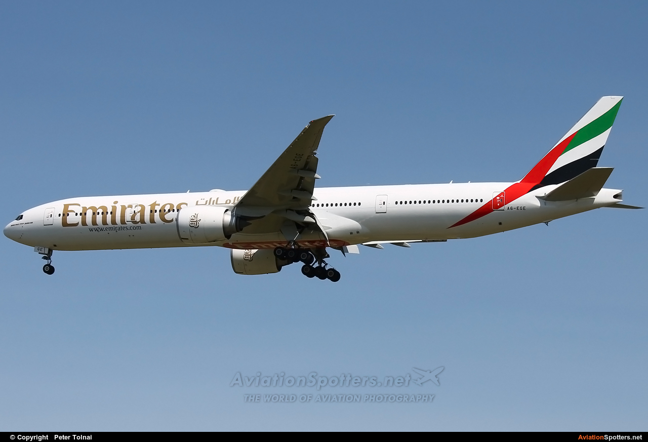 Emirates Airlines  -  777-300ER  (A6-EGE) By Peter Tolnai (ptolnai)