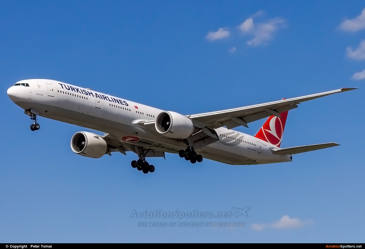 Turkish Airlines  -  777-300ER  (TC-JJV) By Peter Tolnai (ptolnai)