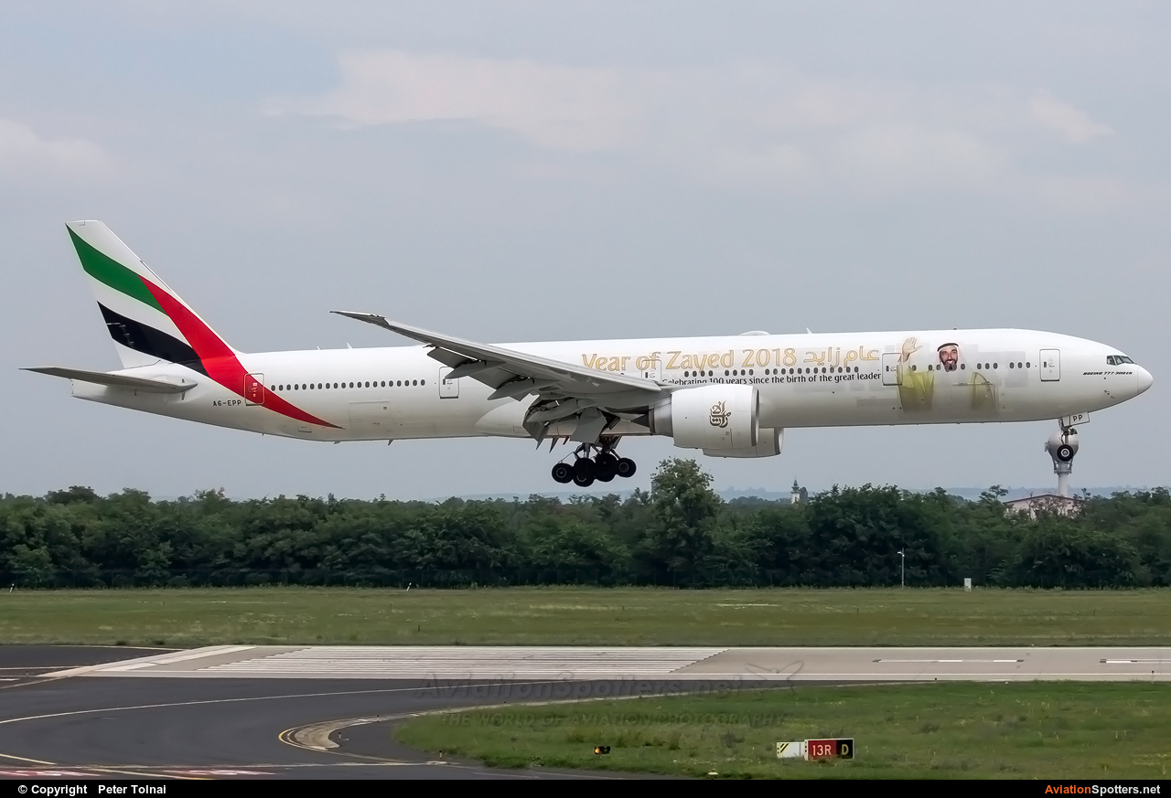 Emirates Airlines  -  777-300ER  (A6-EPP) By Peter Tolnai (ptolnai)