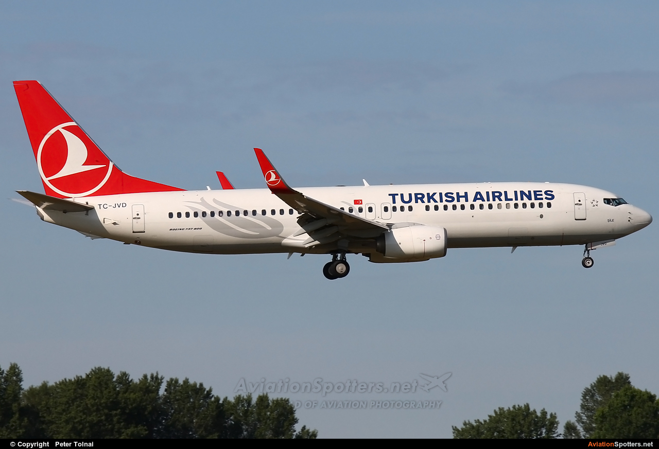 Turkish Airlines  -  737-800  (TC-JVD) By Peter Tolnai (ptolnai)