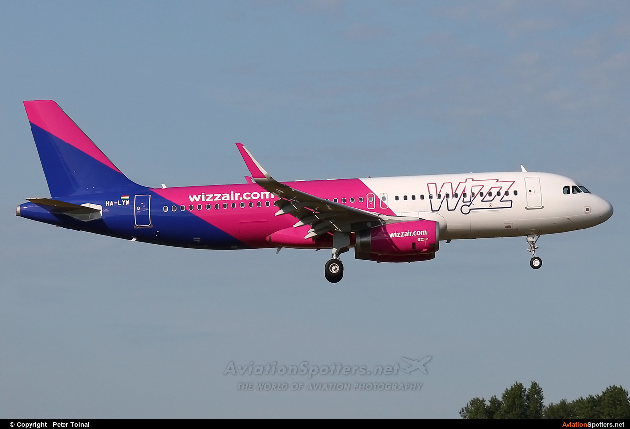 Wizz Air  -  A320-232  (HA-LYW) By Peter Tolnai (ptolnai)