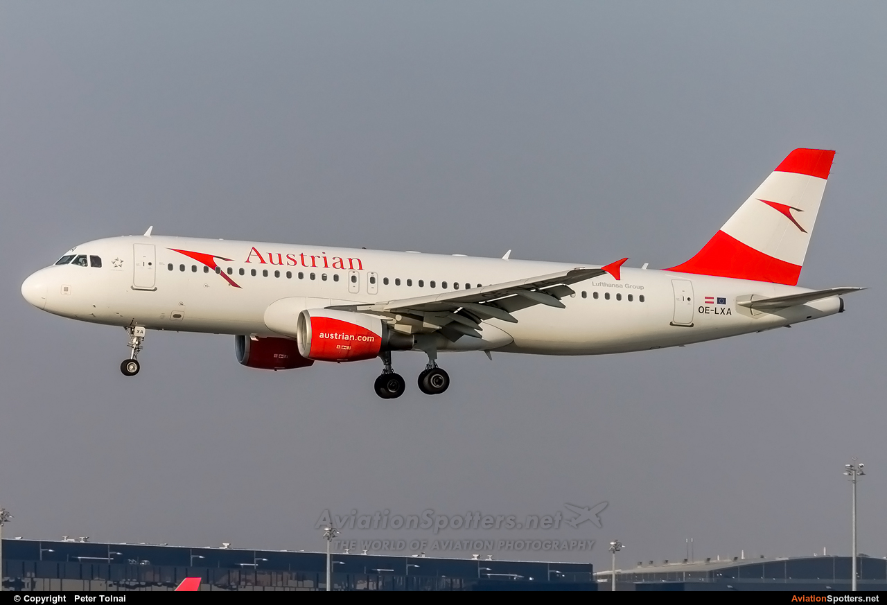 Austrian Airlines  -  A320-216  (OE-LXA) By Peter Tolnai (ptolnai)