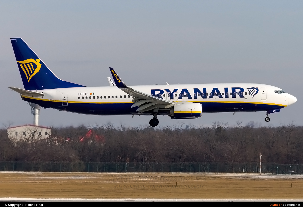 Ryanair  -  737-8AS  (EI-FTH) By Peter Tolnai (ptolnai)