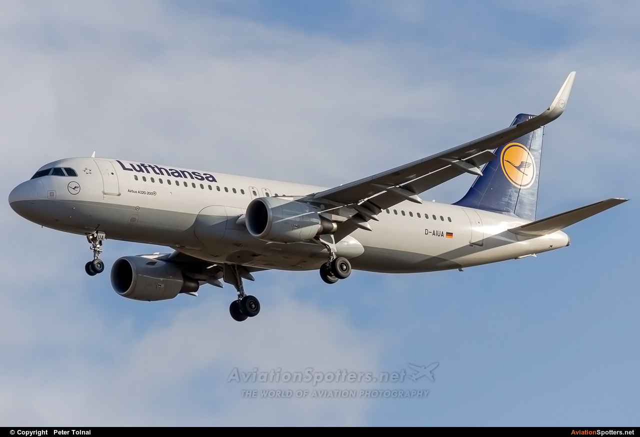 Lufthansa  -  A320-214  (D-AIUA) By Peter Tolnai (ptolnai)