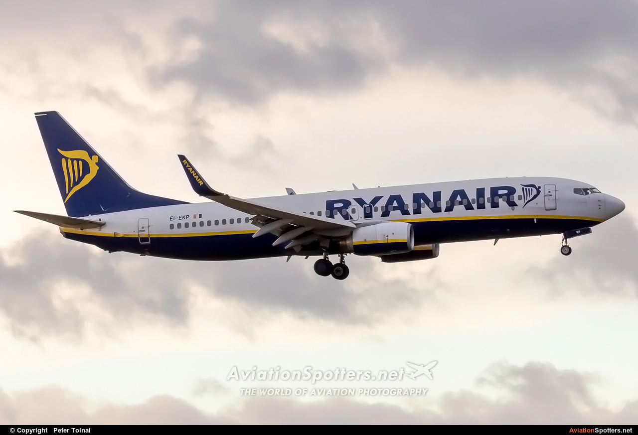 Ryanair  -  737-8AS  (EI-EKP) By Peter Tolnai (ptolnai)