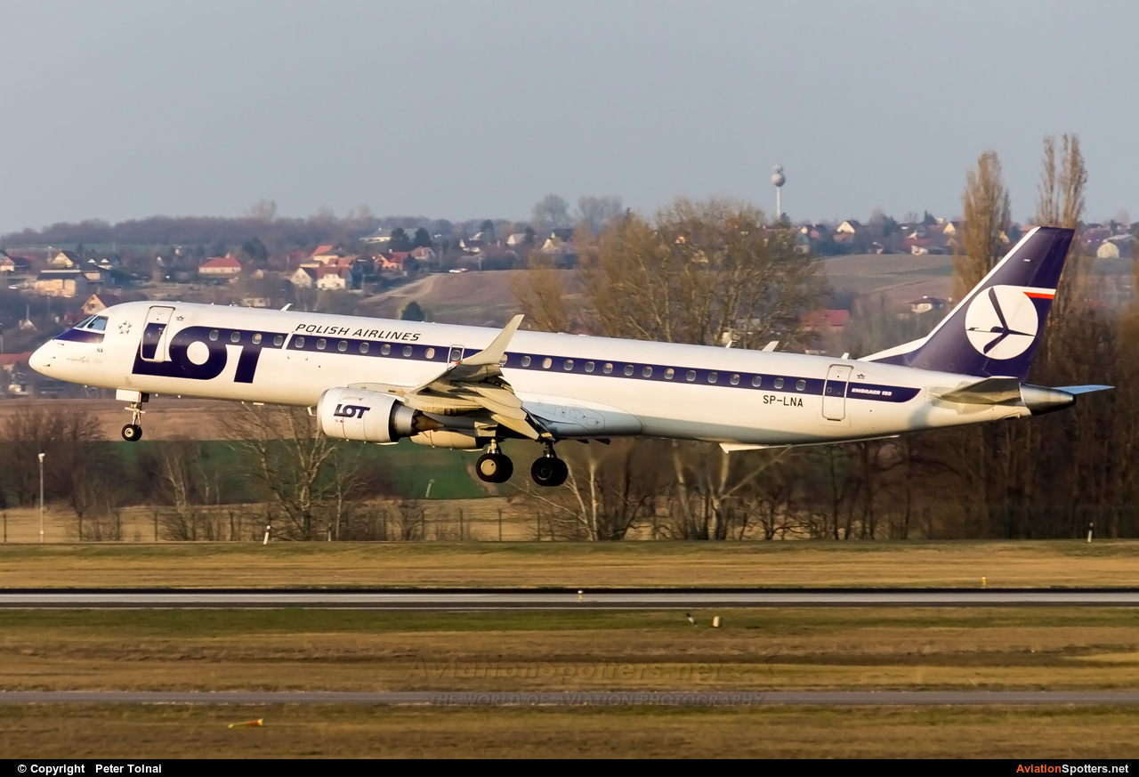 LOT - Polish Airlines  -  195LR  (SP-LNA) By Peter Tolnai (ptolnai)