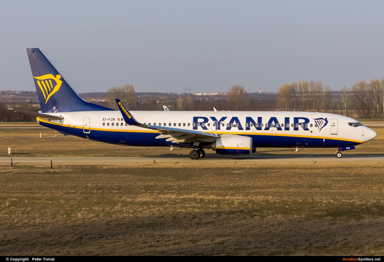 Ryanair  -  737-8AS  (EI-FZK) By Peter Tolnai (ptolnai)