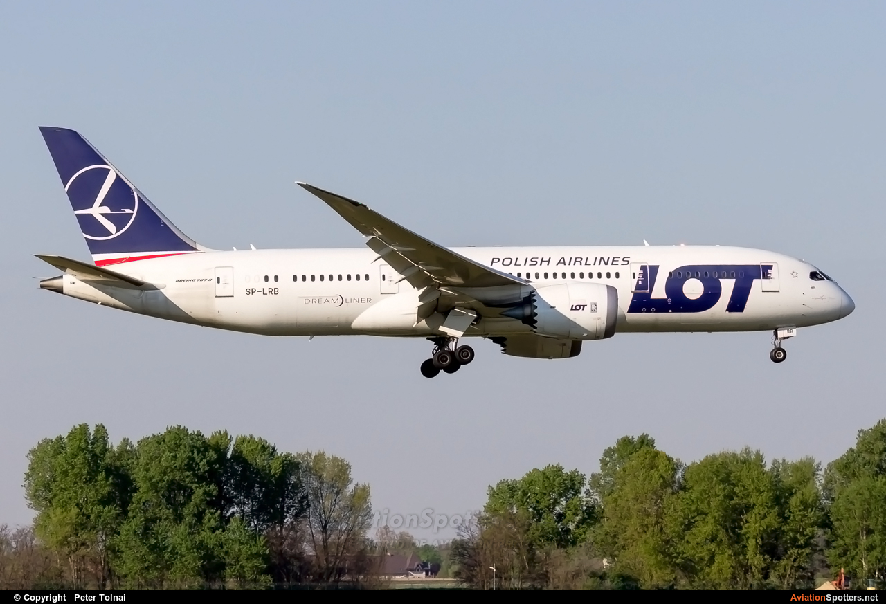 LOT - Polish Airlines  -  787-8 Dreamliner  (SP-LRB) By Peter Tolnai (ptolnai)
