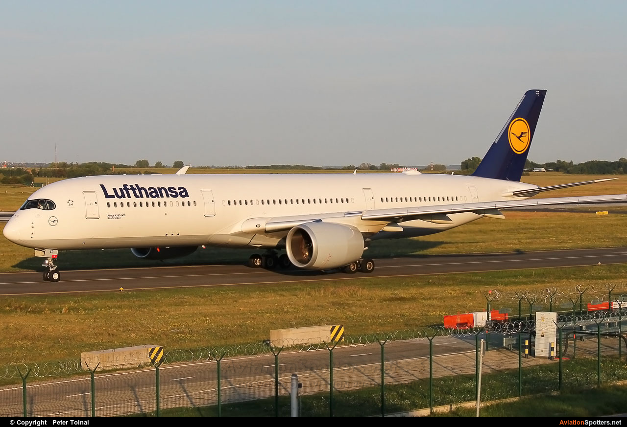 Lufthansa  -  A350-900  (D-AIXC) By Peter Tolnai (ptolnai)