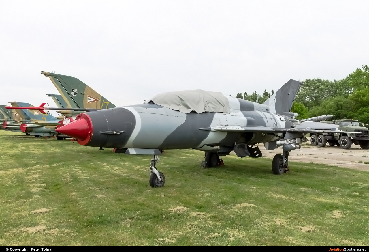 Hungary - Air Force  -  MiG-21UM  (086) By Peter Tolnai (ptolnai)