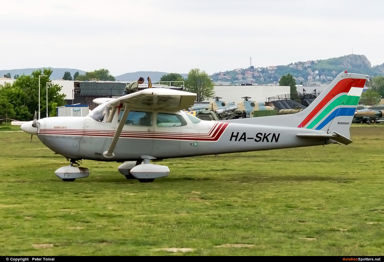 Private  -  172 Skyhawk (all models except RG)  (HA-SKN) By Peter Tolnai (ptolnai)