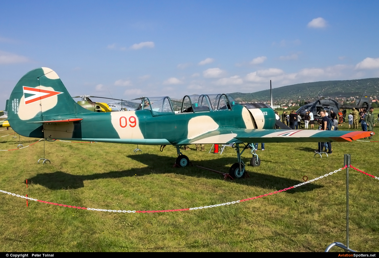 Hungary - Air Force  -  Yak-52  (09) By Peter Tolnai (ptolnai)