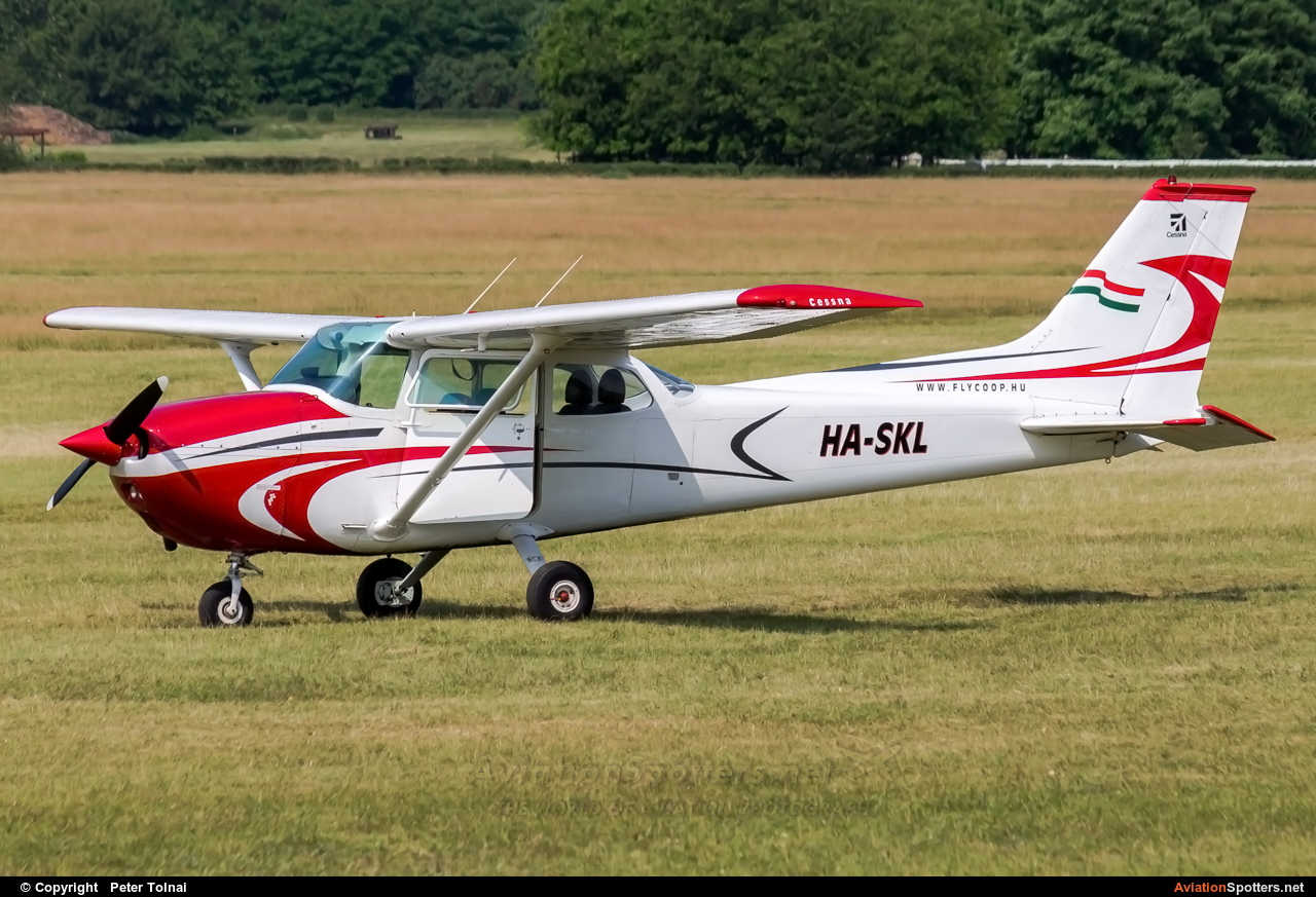 Private  -  172 Skyhawk (all models except RG)  (HA-SKL) By Peter Tolnai (ptolnai)