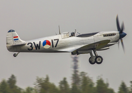 Supermarine - Spitfire LF.IXb (PH-OUQ) - AirComunity