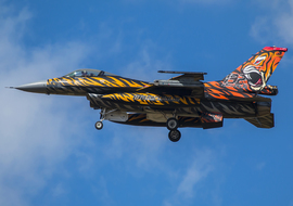 General Dynamics - F-16C Fighting Falcon (92-0014) - AirComunity