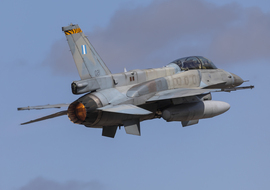 General Dynamics - F-16D Fighting Falcon (021) - AirComunity